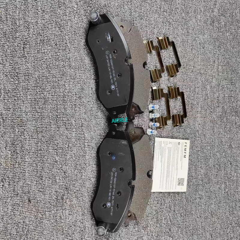 LR134700 Front Brake Pad for Land Rover Discovery 3 4 Range Rover Sport Auto Parts LR051626 LR032063 LR016962